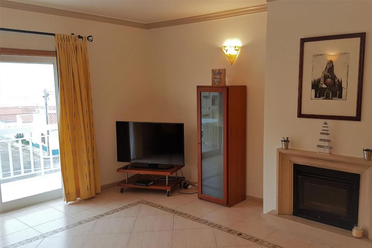 Lovelystay - Sea View Apartment With Pool & Garden Ericeira Exterior foto